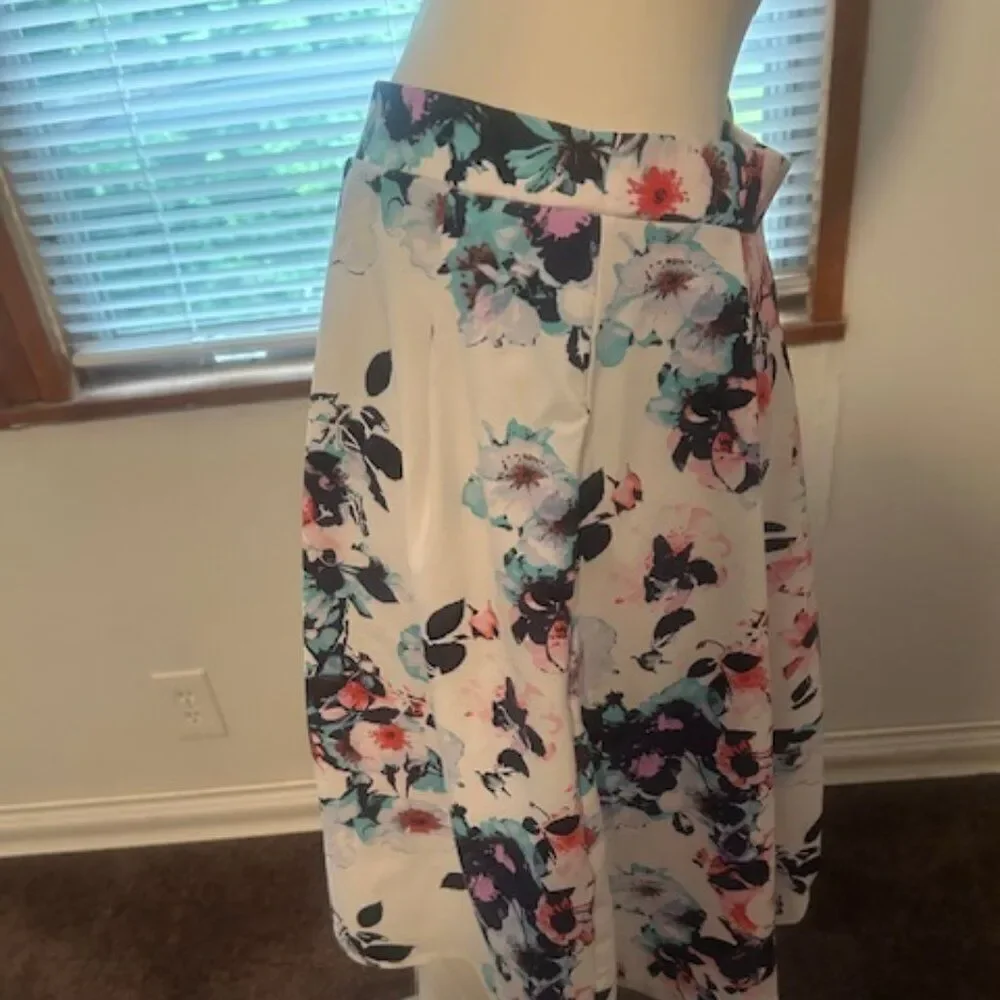 Adrienne Vittadini Blue/Pink/White Floral pull-up skirt, size L